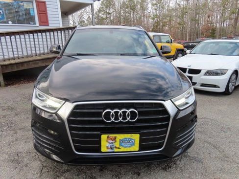 Used 2018 Audi Q3 2.0T Premium w/ Convenience Package image 3