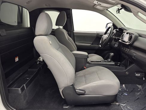 Used 2020 Toyota Tacoma SR image 27