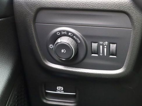 New 2025 Jeep Grand Cherokee L Limited w/ Luxury Tech Group II AWD/4WD image 38