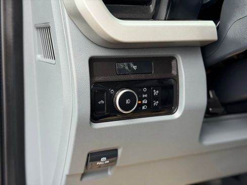 Used 2024 Ford F350 XLT AWD/4WD image 19