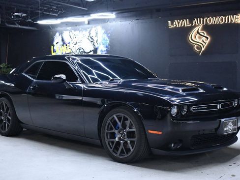 Used 2018 Dodge Challenger R/T w/ Driver Convenience Group RWD image 1