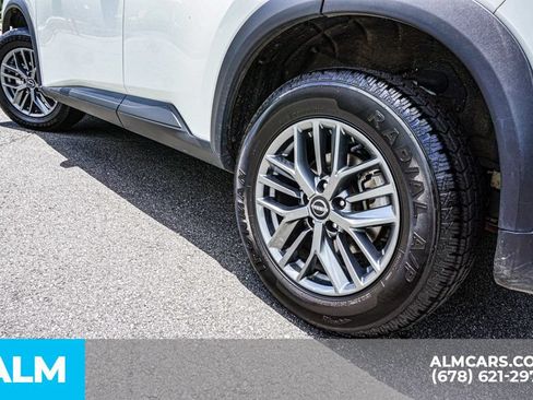 Used 2024 Nissan Rogue S FWD image 15
