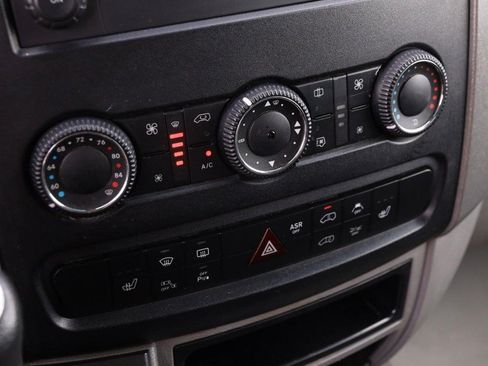 Used 2015 Mercedes-Benz Sprinter 2500 image 17