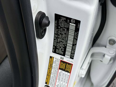 Used 2019 Toyota Avalon Limited w/ Advanced Safety Package image 30