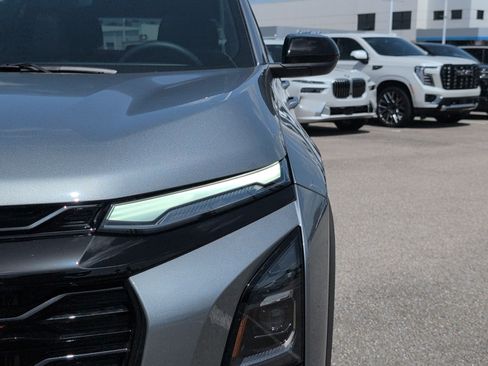 Used 2023 Chevrolet TrailBlazer RS w/ Convenience Package FWD image 12