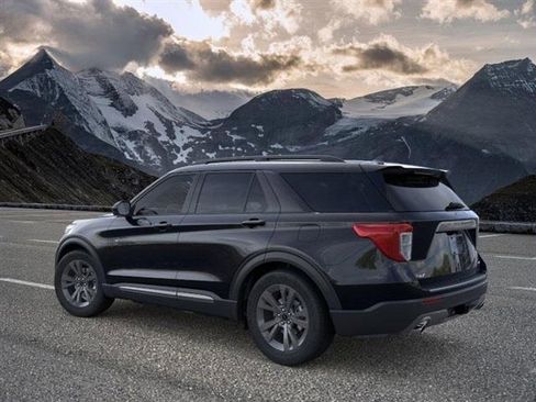 New 2024 Ford Explorer XLT w/ Equipment Group 202A image 4