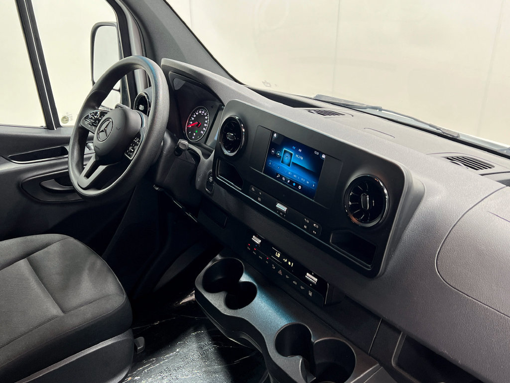 Used 2024 Mercedes-Benz Sprinter 2500 image 19