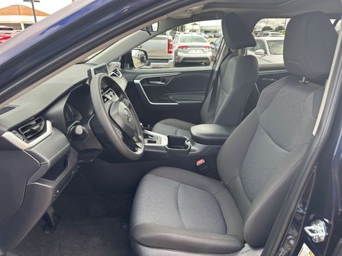 Used 2025 Toyota RAV4 XLE image 27