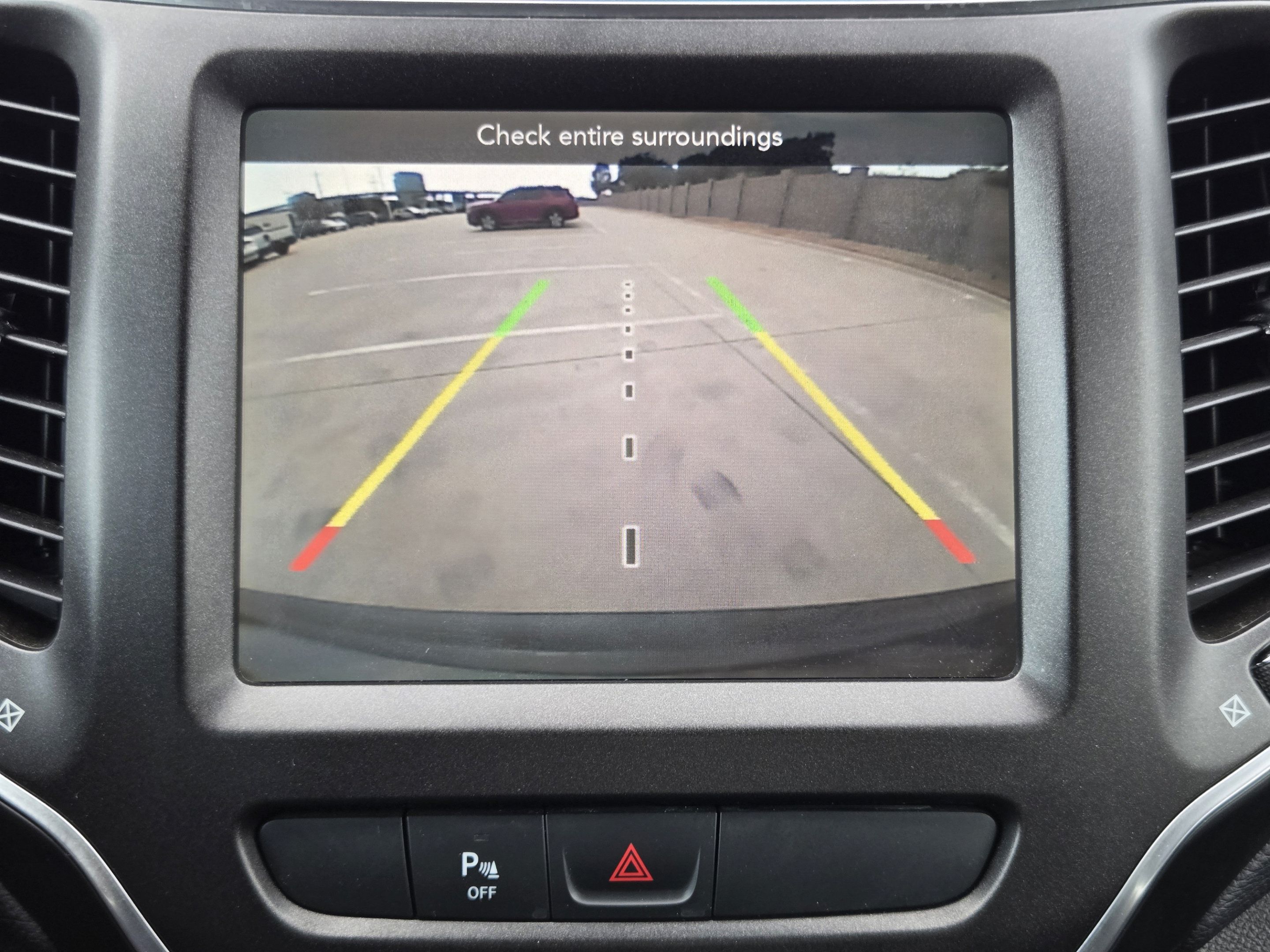 Used 2019 Jeep Cherokee Trailhawk AWD/4WD image 13
