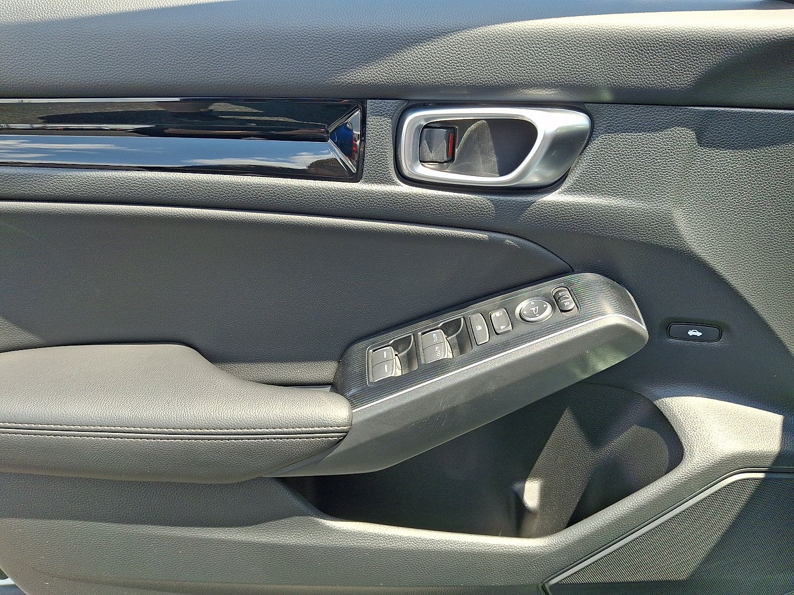 Used 2025 Honda Civic FWD Hybrid Sedan image 11