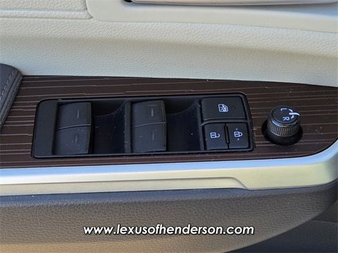 Used 2022 Toyota Sienna XLE image 22