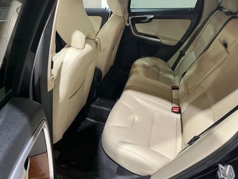 Used 2017 Volvo XC60 T5 Inscription w/ Preferred Option Package image 21