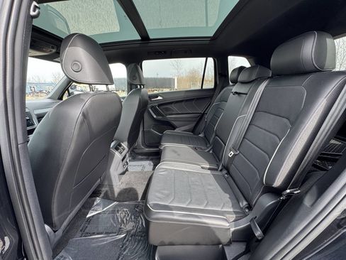 Used 2024 Volkswagen Tiguan SEL R-Line image 16