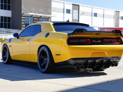 Used 2017 Dodge Challenger R/T w/ Sound Group image 6