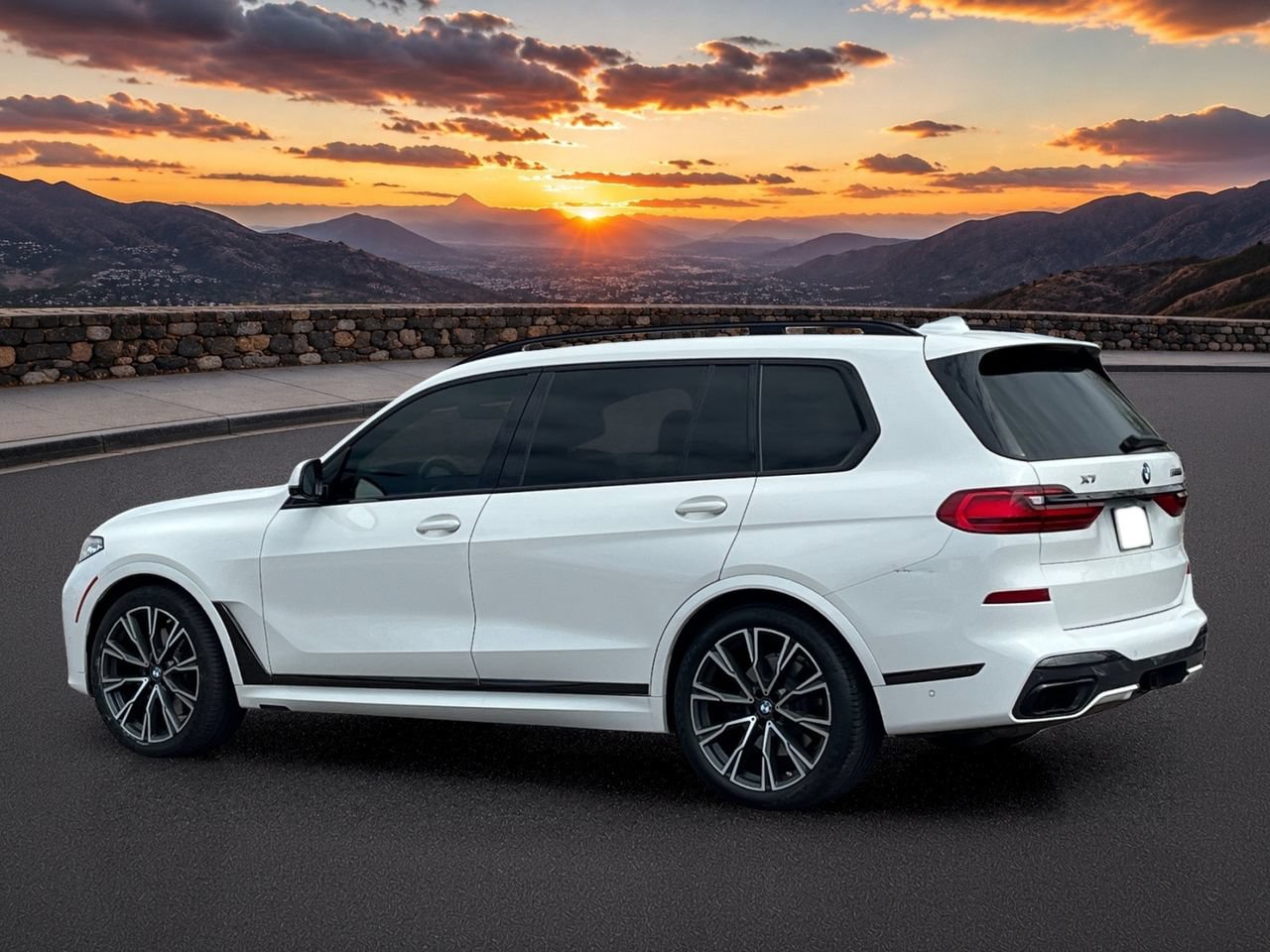 Used 2021 BMW X7 M50i w/ Dynamic Handling Package AWD/4WD image 4
