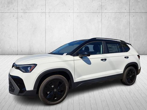 New 2026 Volkswagen Taos SE image 1