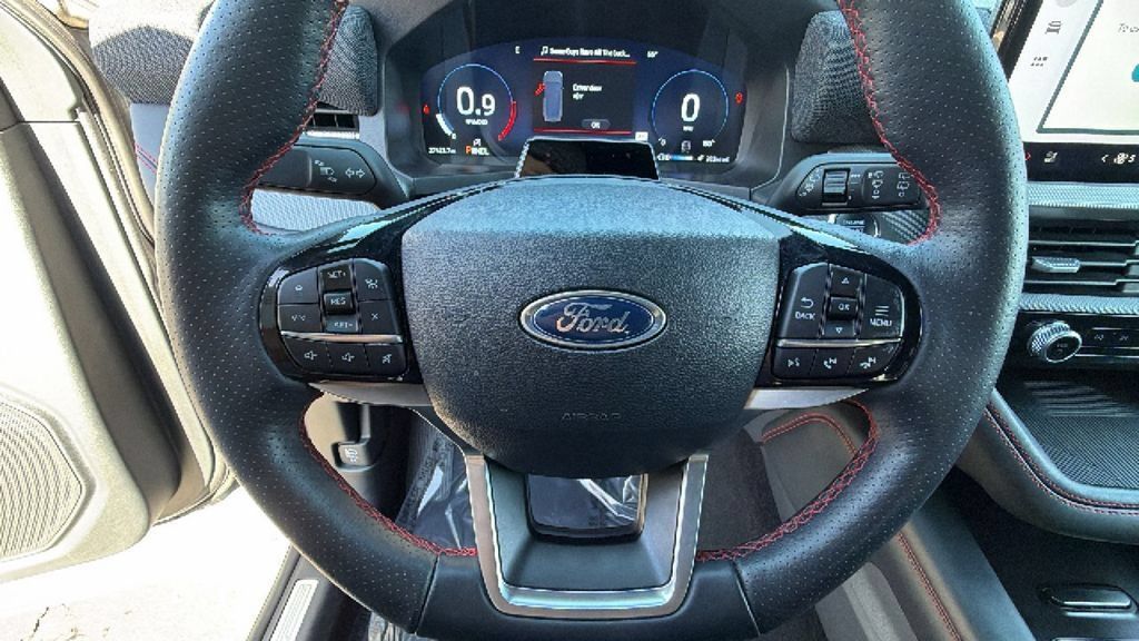 Used 2025 Ford Explorer ST-Line AWD/4WD image 18