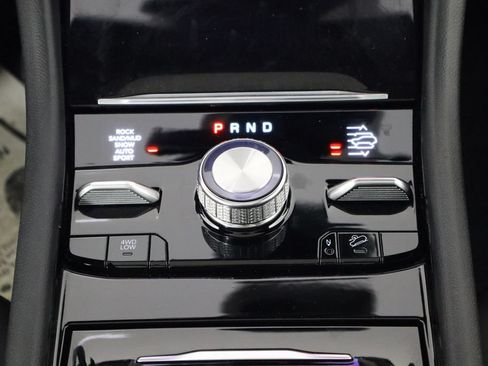 Used 2025 Jeep Grand Cherokee Summit AWD/4WD image 32