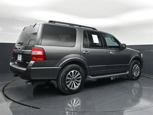 Used 2016 Ford Expedition XLT w/ Equipment Group 202A RWD image 5