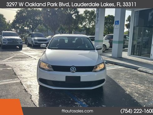 Used 2012 Volkswagen Jetta SE FWD image 4