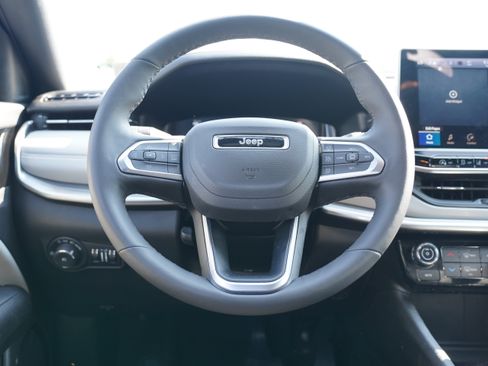 Used 2025 Jeep Compass Limited w/ Elite Group AWD/4WD image 17