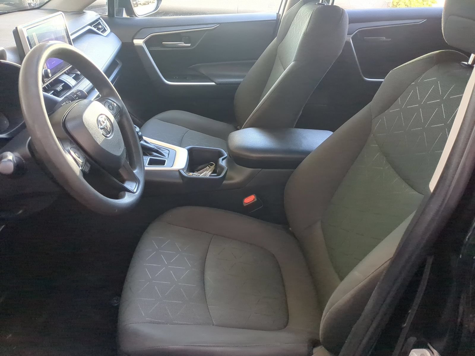 Used 2024 Toyota RAV4 XLE AWD/4WD image 23