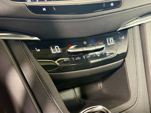 Certified 2023 Cadillac XT5 Premium Luxury AWD/4WD image 17