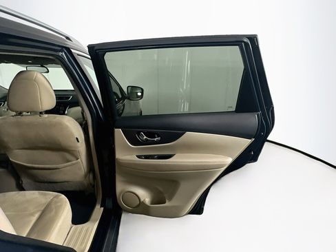 Used 2015 Nissan Rogue SV w/ SV Moonroof Package FWD image 28