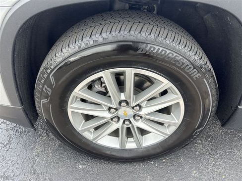 Used 2023 Chevrolet Traverse LT FWD image 31