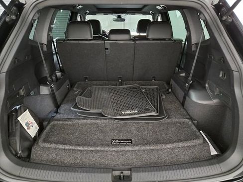 Used 2023 Volkswagen Tiguan SE R-Line image 20