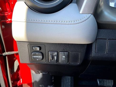 Used 2015 Toyota RAV4 XLE image 15