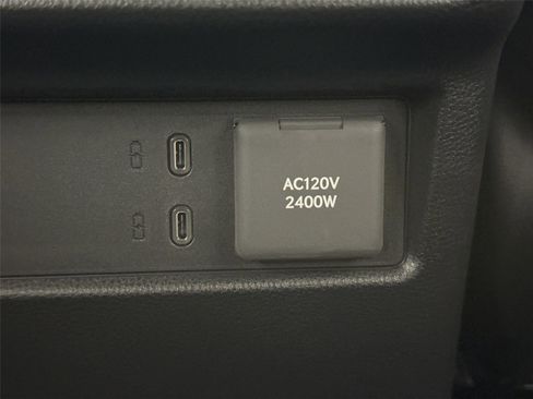 Certified 2025 Toyota 4Runner Trailhunter image 35