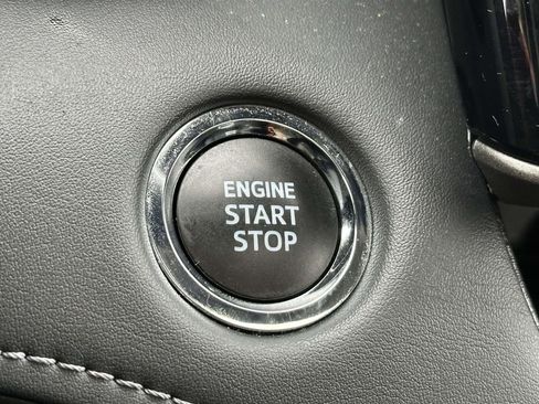 Used 2023 Toyota Highlander Limited image 36