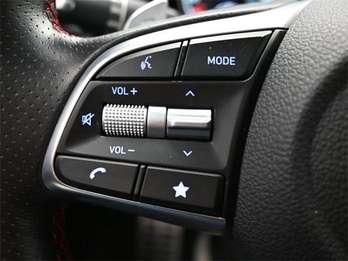 Used 2023 Genesis G70 2.0T w/ Sport Prestige Package image 33