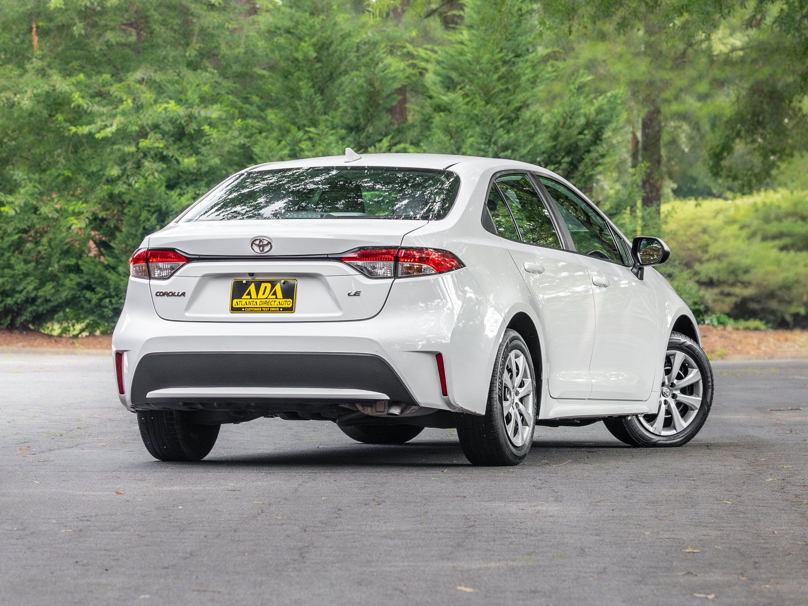 Used 2021 Toyota Corolla LE FWD image 4