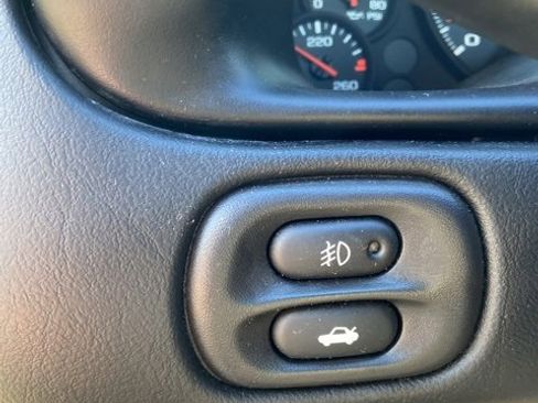 Used 2004 Chevrolet Corvette Convertible w/ Preferred Equipment Group image 13