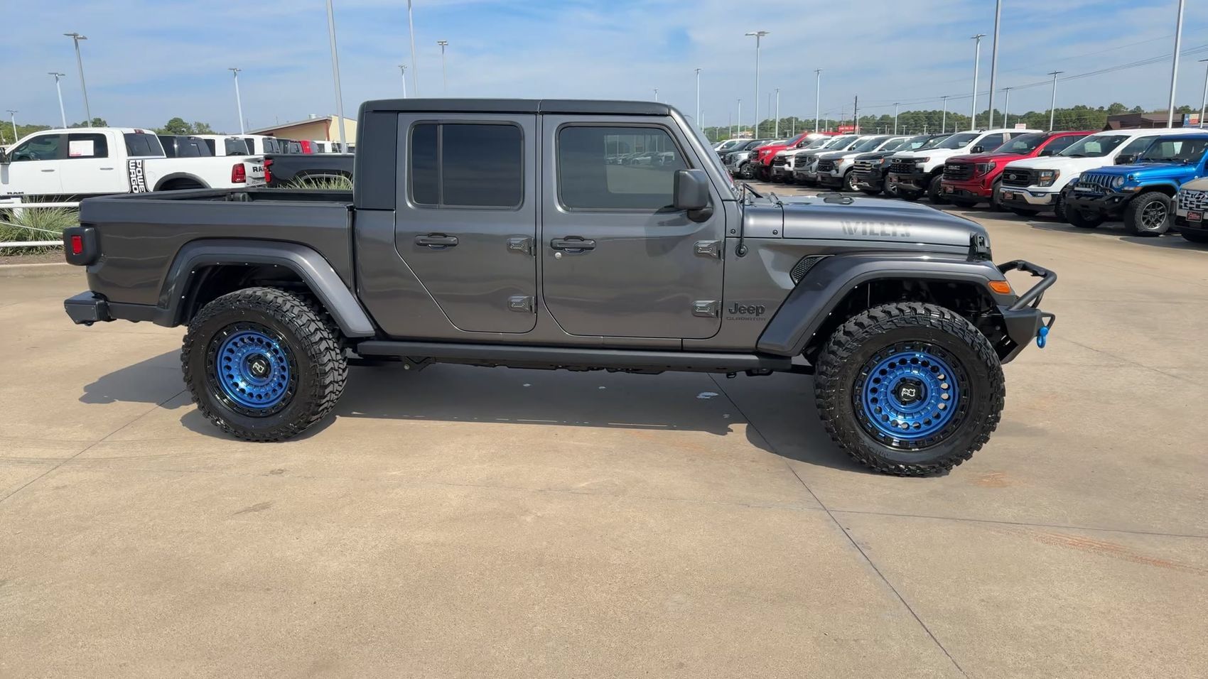 Used 2021 Jeep Gladiator Sport AWD/4WD image 9