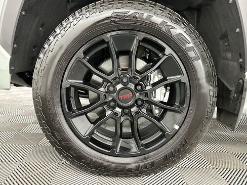 Used 2025 Toyota Tundra Limited w/ TRD Off-Road Package AWD/4WD image 36