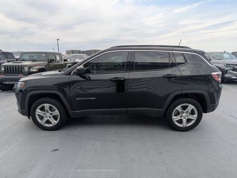 Used 2023 Jeep Compass Latitude w/ Sun and Sound Group AWD/4WD image 6