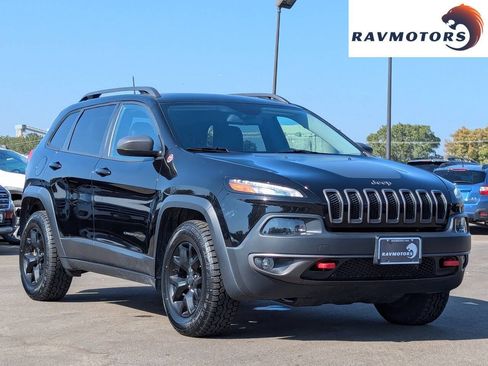Used 2017 Jeep Cherokee Trailhawk w/ Cold Weather Group AWD/4WD image 2