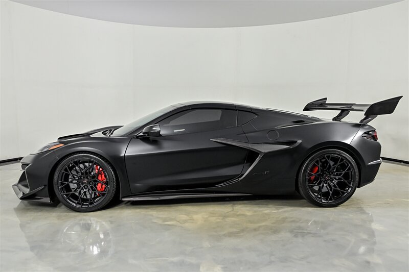 Used 2026 Chevrolet Corvette ZR1 w/ ZR1 Carbon Fiber Aero Package RWD image 6