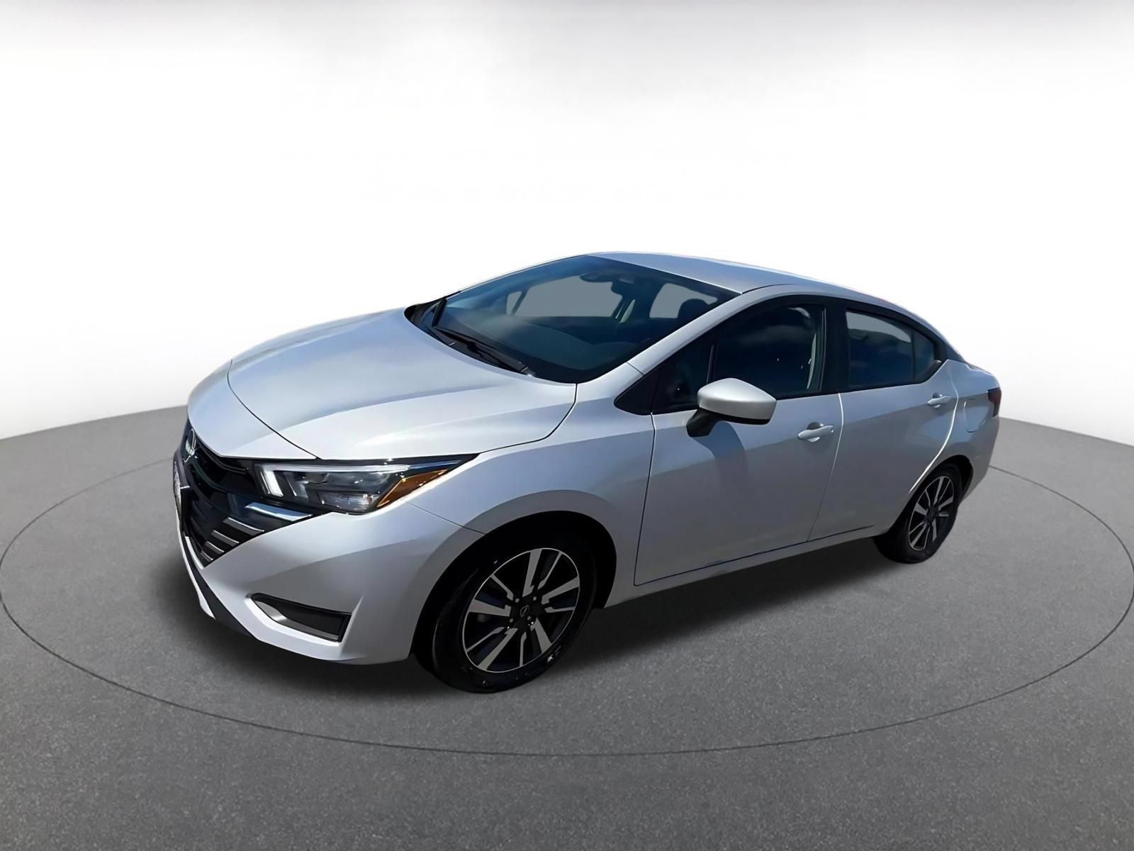 Used 2025 Nissan Versa SV FWD image 7