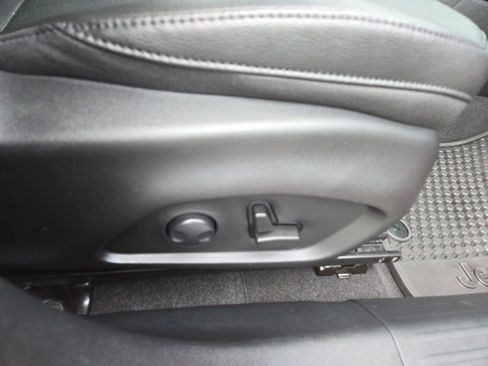 Used 2024 Jeep Compass Trailhawk w/ Trailhawk Elite Group image 21