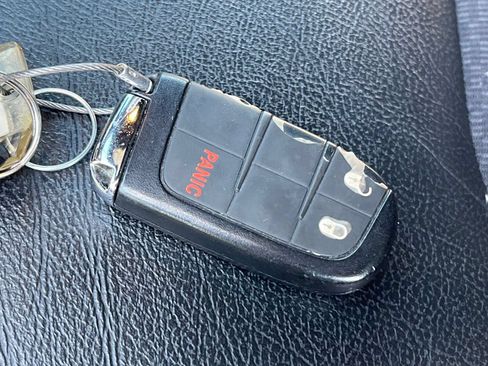 Used 2025 Jeep Compass Trailhawk AWD/4WD image 21