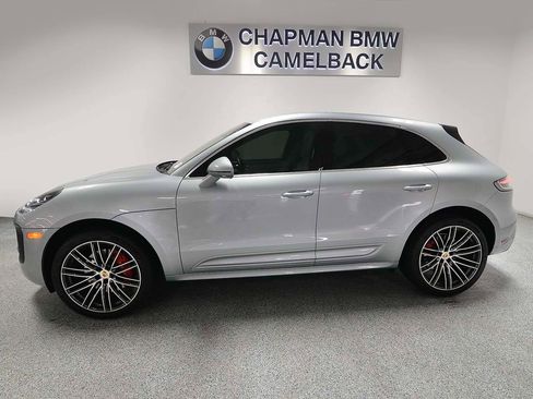 Used 2025 Porsche Macan S AWD/4WD image 3