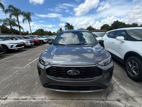 Used 2025 Ford Escape ST-Line AWD/4WD image 2