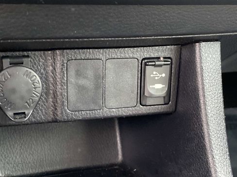 Used 2015 Toyota Corolla LE image 13