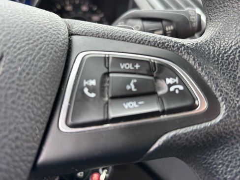 Used 2017 Ford Escape SE image 19