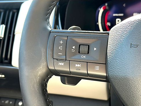 New 2026 Nissan Pathfinder SL image 20