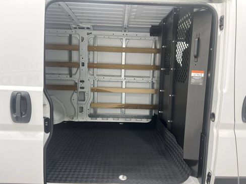 Used 2025 RAM ProMaster 2500 w/ U-Haul Equipment Group FWD image 19